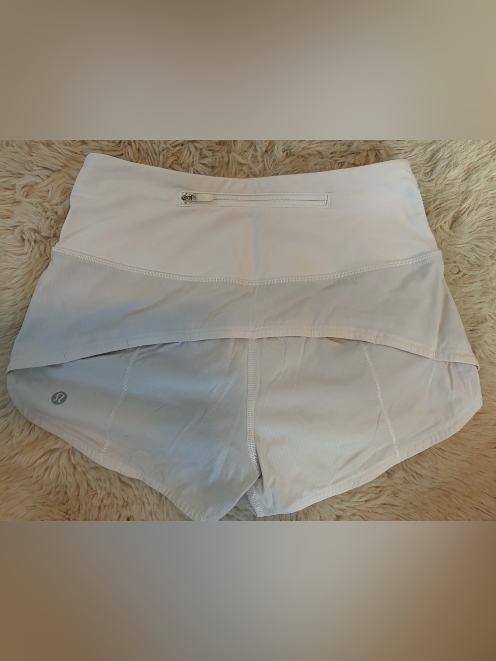 Lululemon Speed Up High-Rise Short 2.5" - white, size 2. - Picture 2 of 8